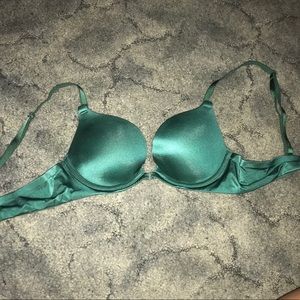 Victoria Secret 32B bra